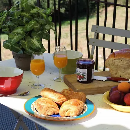 Vakantiehuis Gite Romantique Avec Terrasse Et Poele A Bois, Ideal Pour Couple - Fr-1-582-29
